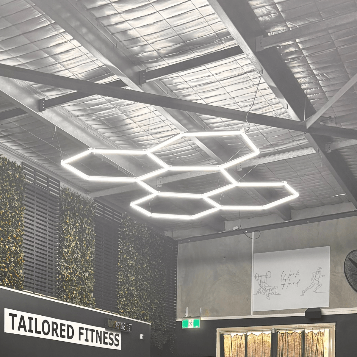 ULTRABEAM 5-Grid Large Hexagon LED Light (3.0x2.1m, 192W)