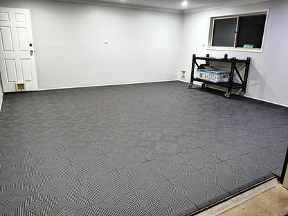 A customer's garage floor in ULTRACORE Space Grey